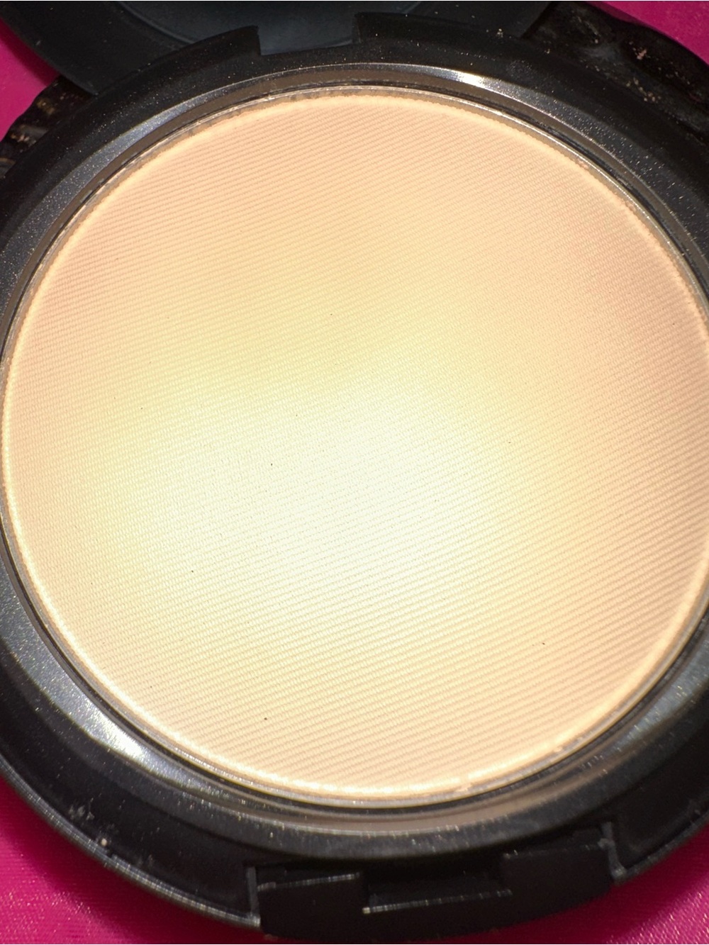 MAC NC25 Studio Fix Powder Plus Foundation